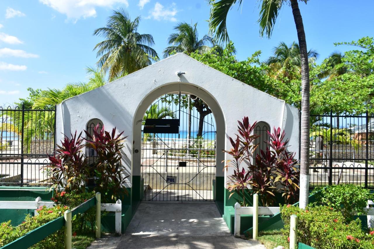 Czar'S Sanctuary- Apt B4 At Sandcastle Ocho Rios Exterior photo